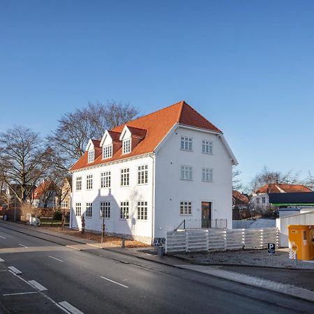 Aday - 2 Bedroom Apartment With Patio Aalborg Bagian luar foto