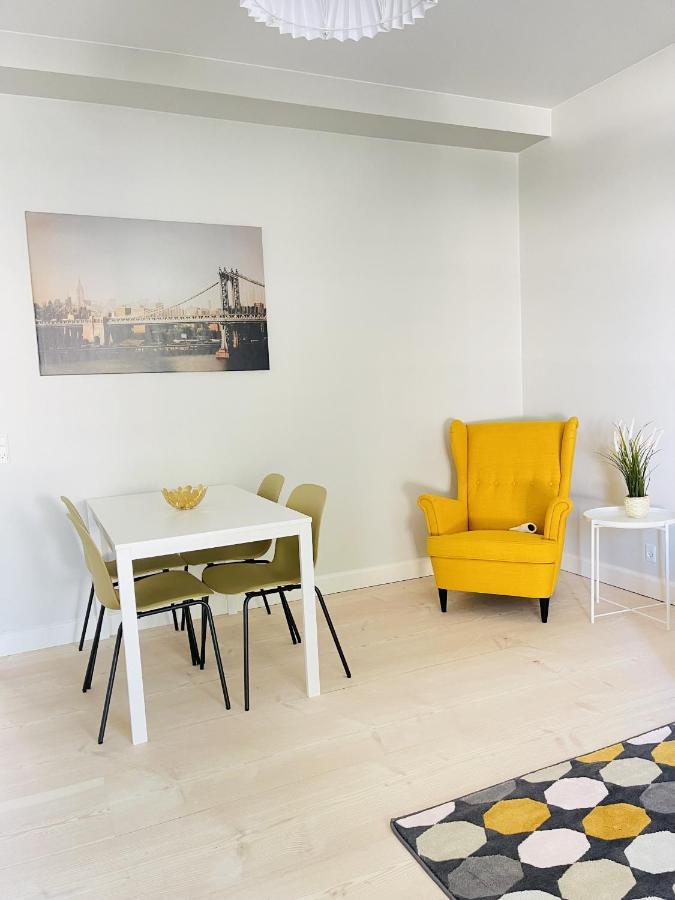 Aday - 2 Bedroom Apartment With Patio Aalborg Bagian luar foto
